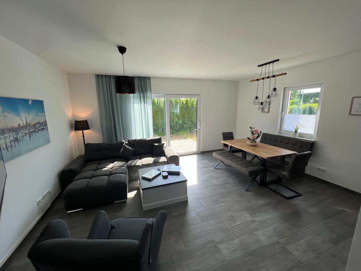 Villa Doppelhaushaelfte Mit Terrasse à Elmenhorst/Lichtenhagen Extérieur photo
