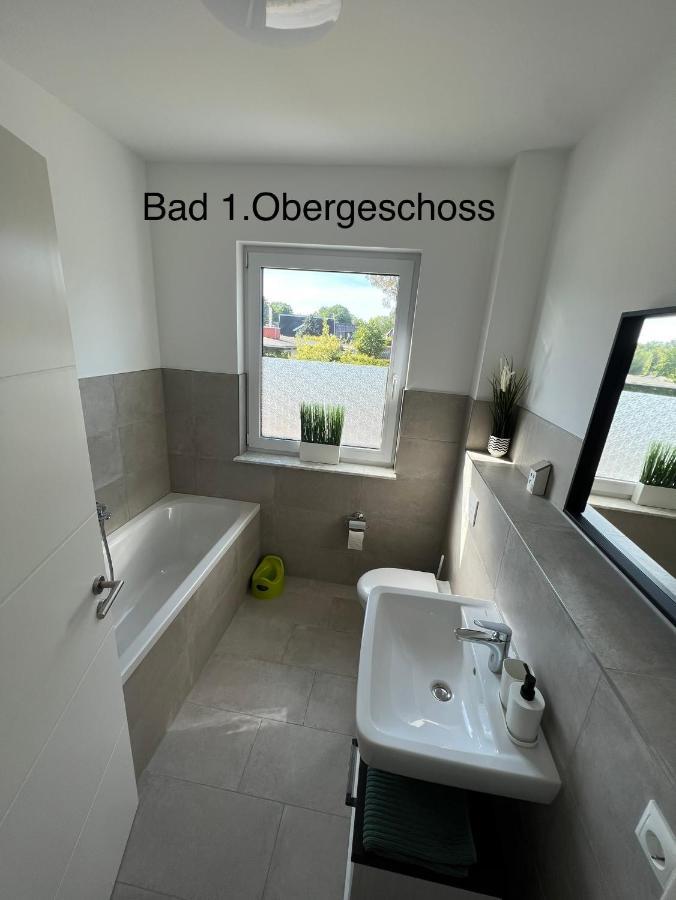 Villa Doppelhaushaelfte Mit Terrasse à Elmenhorst/Lichtenhagen Extérieur photo